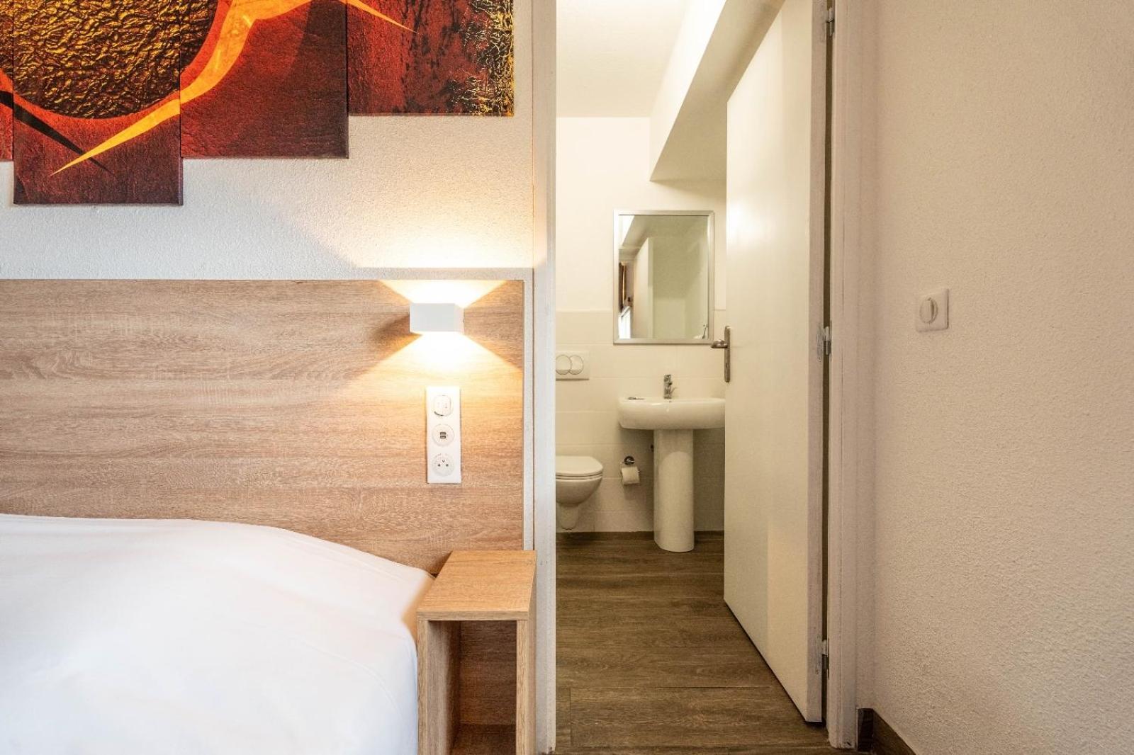 Kyriad Direct Brignoles - Provence Verte Экстерьер фото